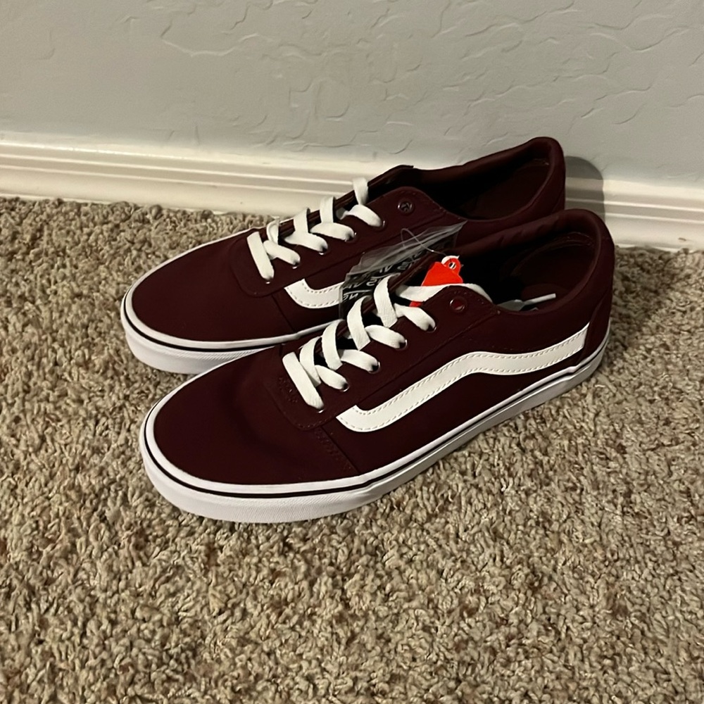 Women’s vans BRAND NEW